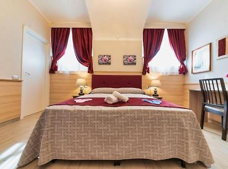 Hotel Manzoni Róma Kültér fotó